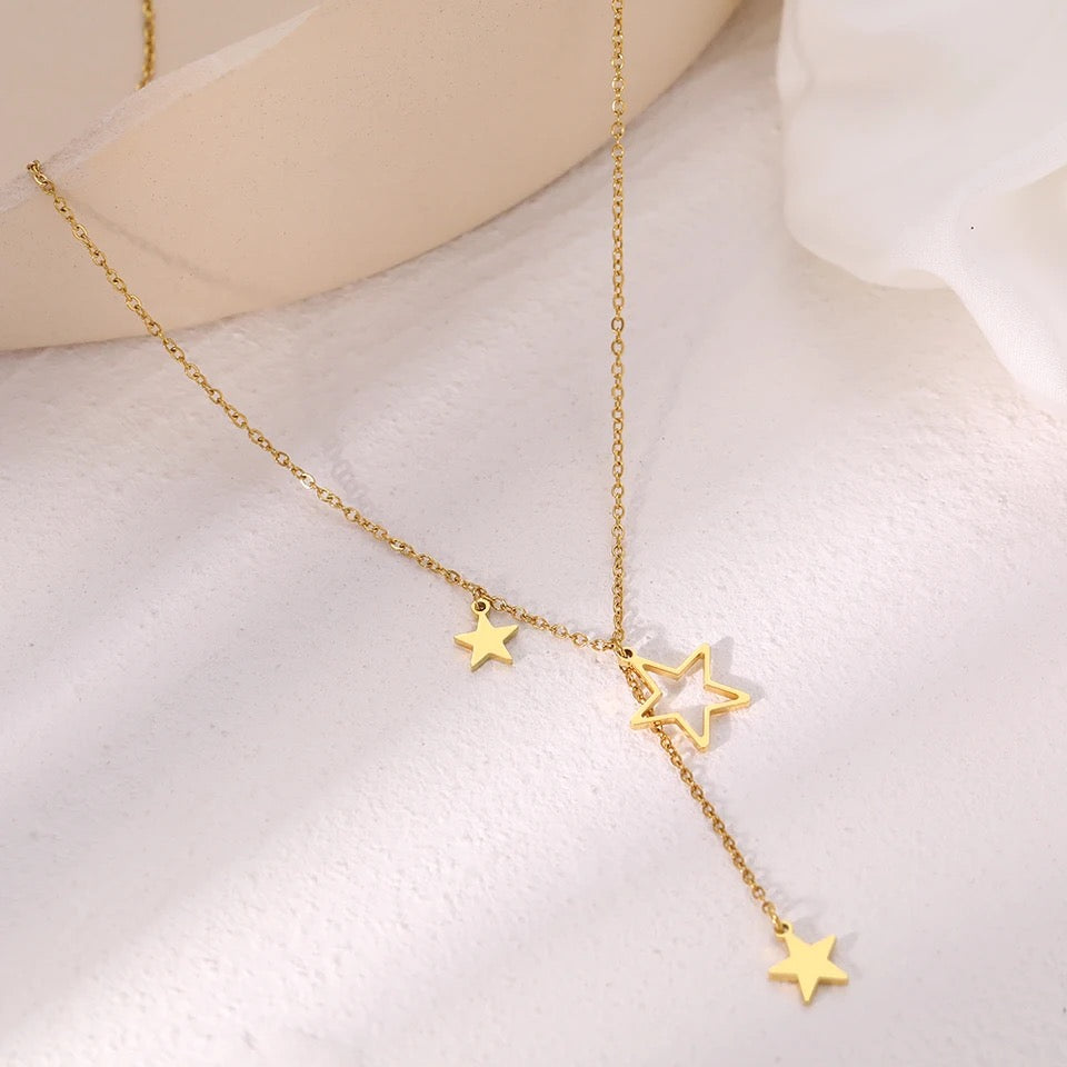 Collar de estrellas colgante - Acero inoxidable con chapado de oro